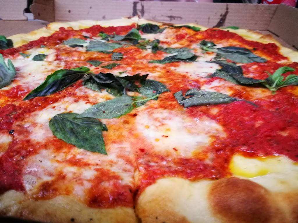 Di Fara Pizza | restaurant | 103 N 3rd St, Brooklyn, NY 11249, USA | 9292949464 OR +1 929-294-9464