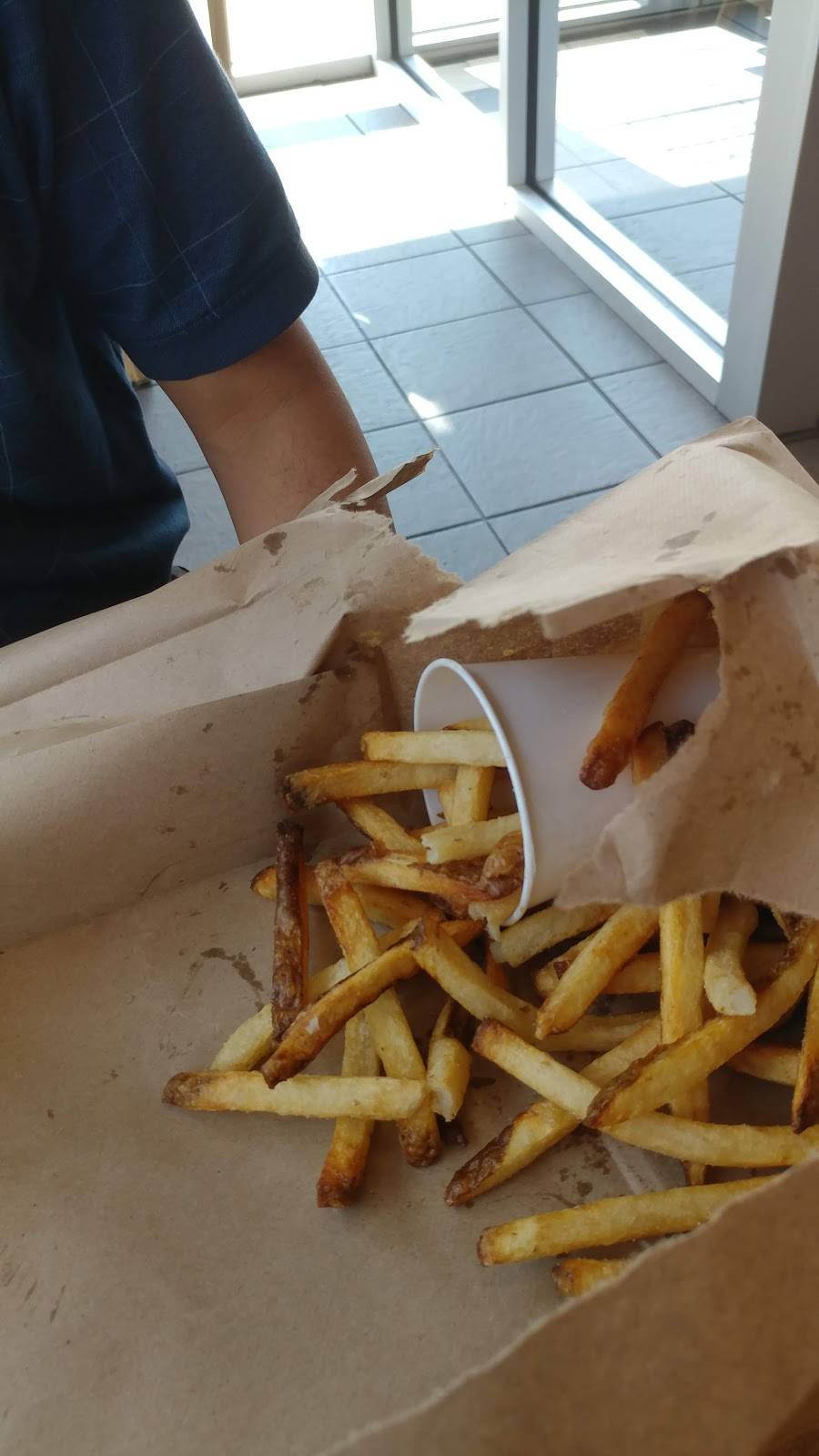 Five Guys | meal takeaway | 7150 Cermak Rd, Berwyn, IL 60402, USA | 7084849940 OR +1 708-484-9940