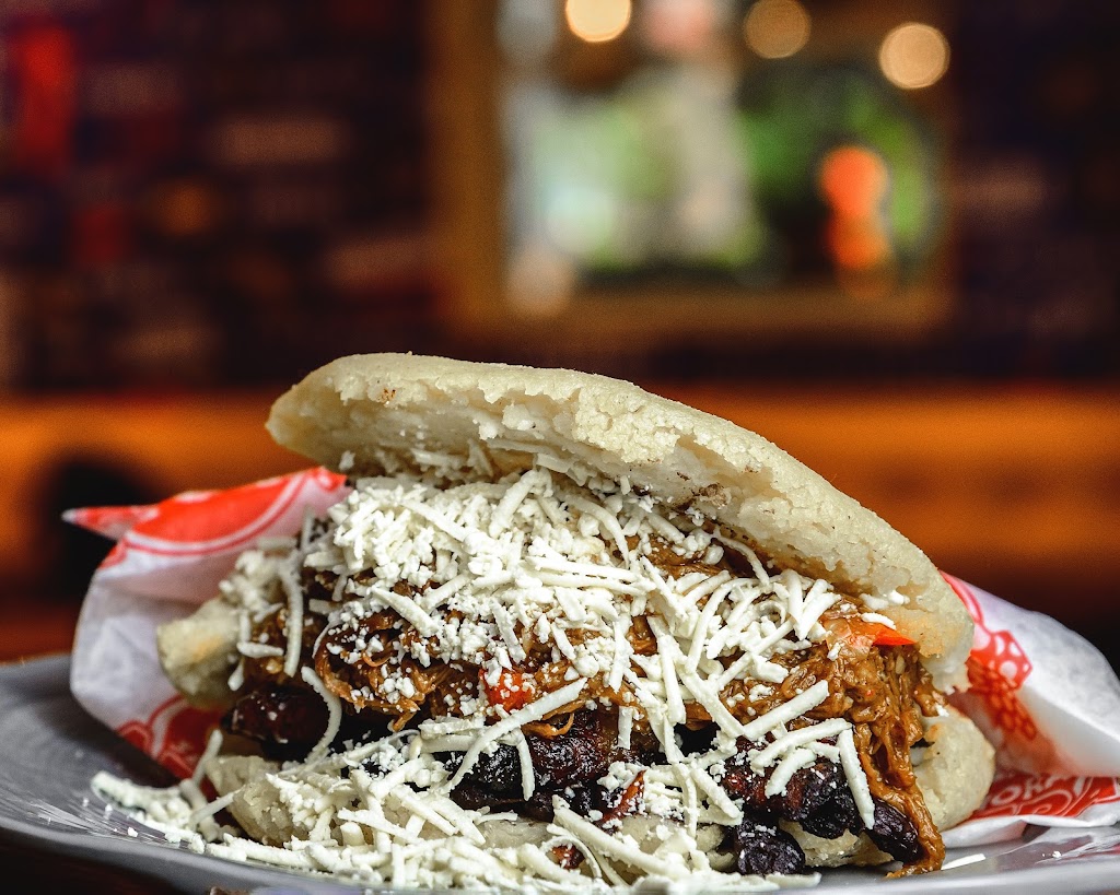 Señora Arepa | restaurant | 721 E Market St, Louisville, KY 40202, USA | 5027953995 OR +1 502-795-3995