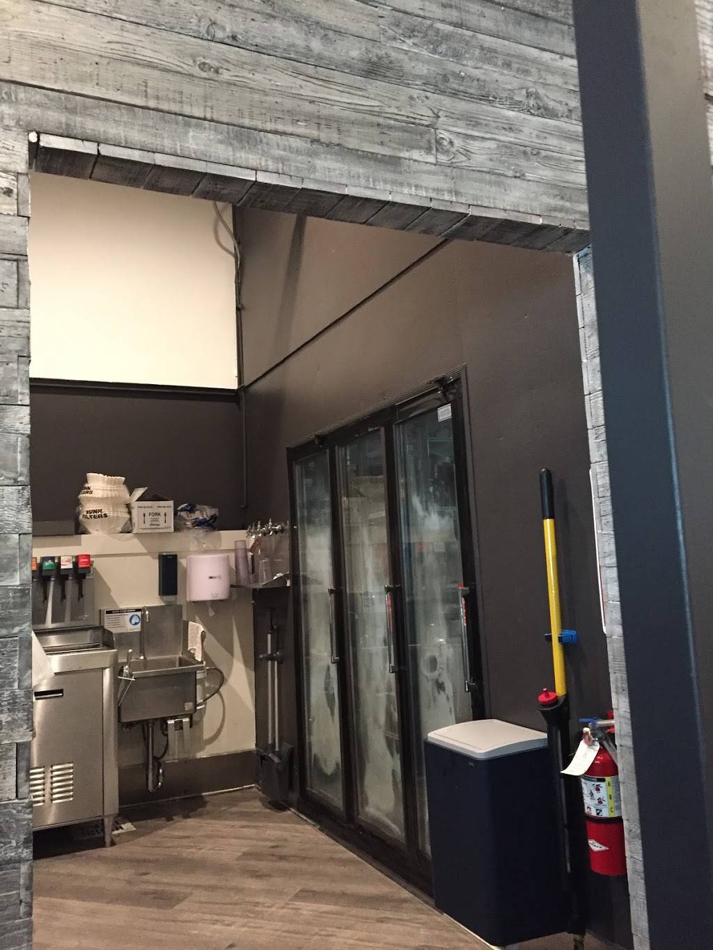 Portobancos Restaurant | restaurant | 1225 Venice Blvd, Los Angeles, CA 90006, USA | 2139085565 OR +1 213-908-5565