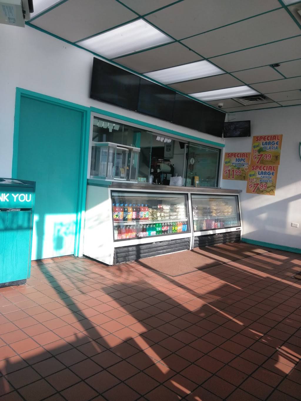 Sharks Fish & Chicken | restaurant | 1870 Sibley Blvd, Calumet City, IL 60409, USA | 7087303474 OR +1 708-730-3474