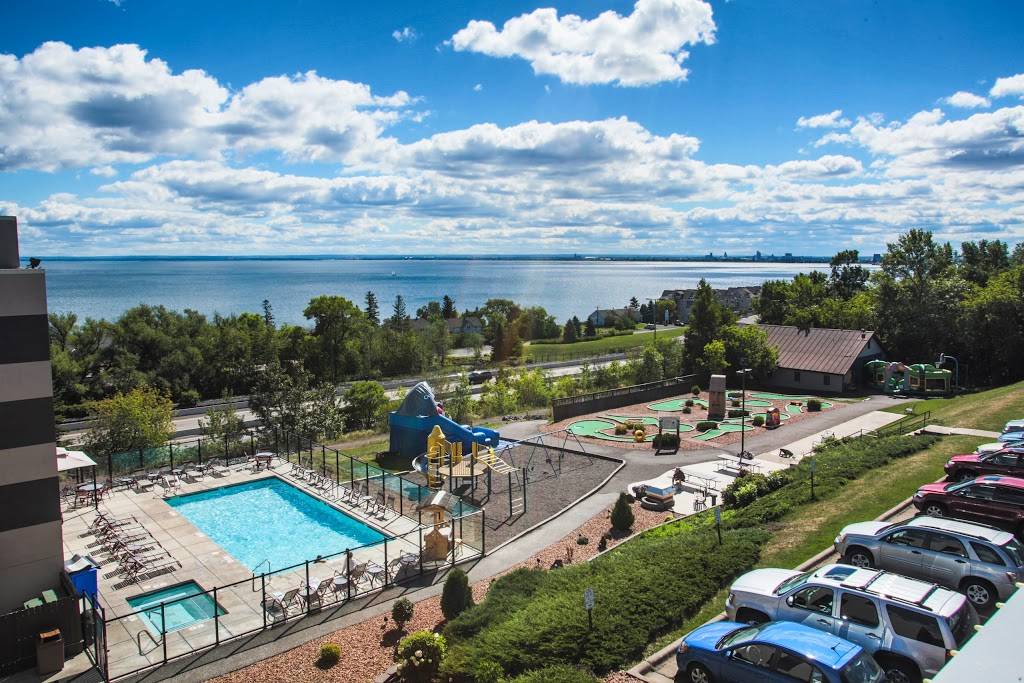 Edgewater Hotel and Waterpark | restaurant | 2400 London Rd, Duluth, MN 55812, USA | 2187283601 OR +1 218-728-3601