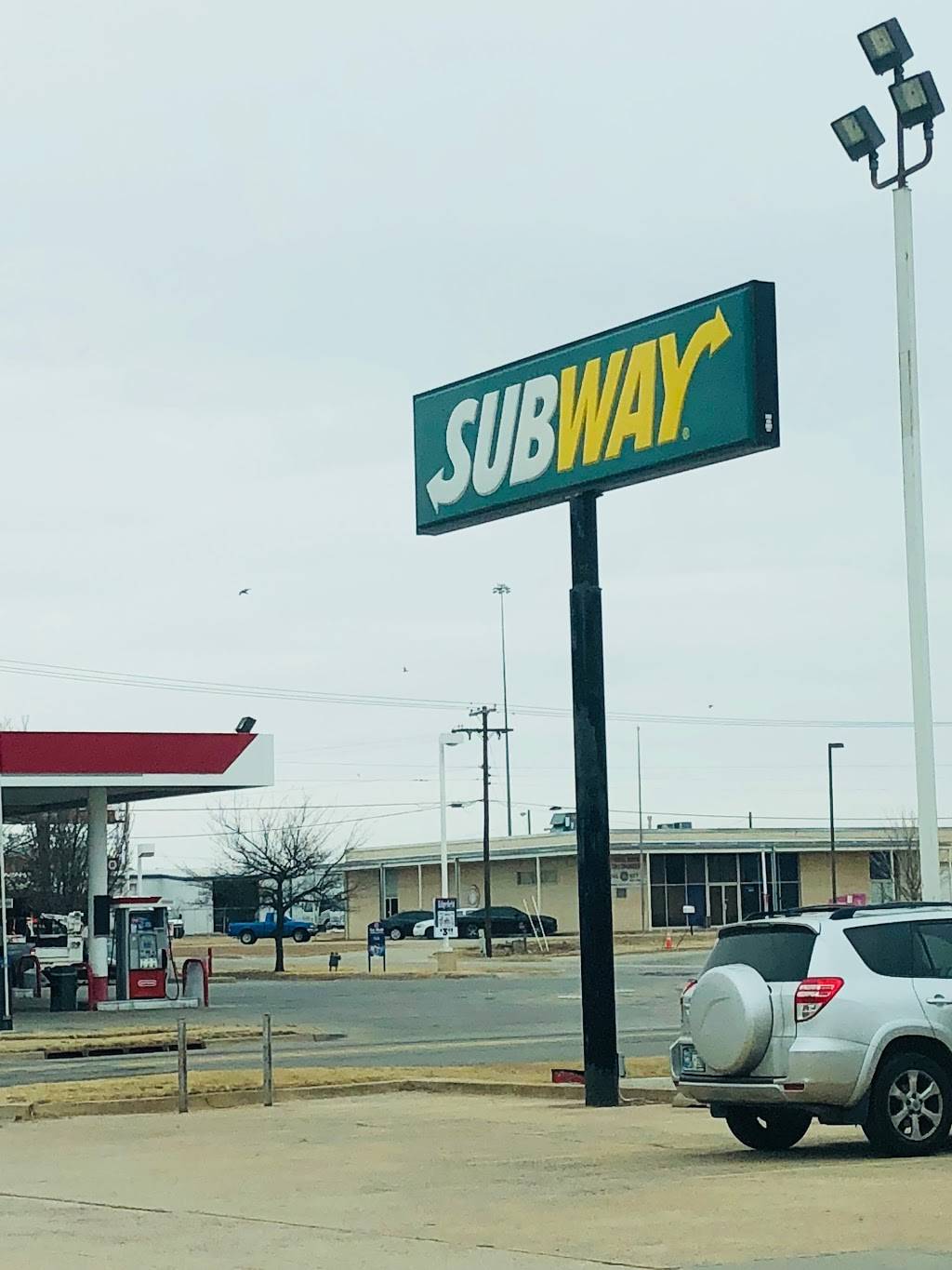 Subway | restaurant | 220 W Britton Rd, Oklahoma City, OK 73114, USA | 4058435336 OR +1 405-843-5336