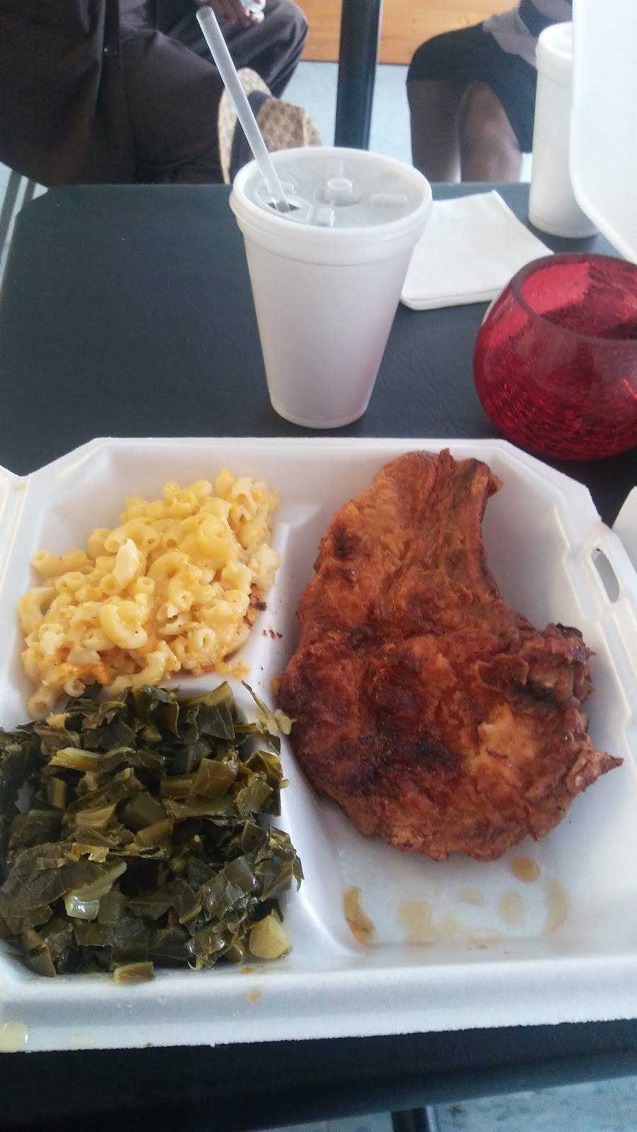 Marjories Kitchen | restaurant | 309 Henderson Dr, Jacksonville, NC 28540, USA | 9109395645 OR +1 910-939-5645