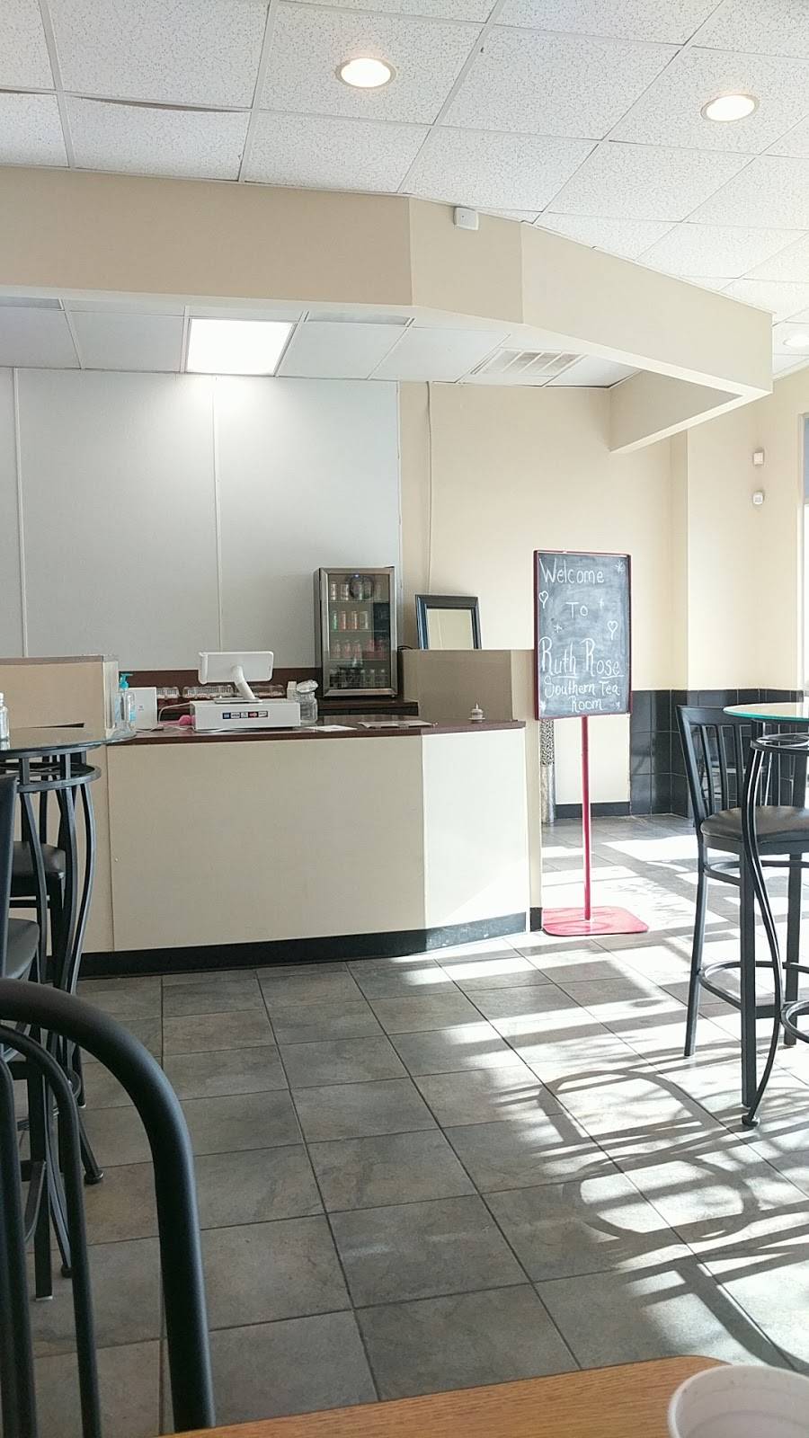 Ruth’s Southern Soul Food Tea Room | restaurant | 1047 Jeff Rd NW #9, Huntsville, AL 35806, USA | 2564257744 OR +1 256-425-7744