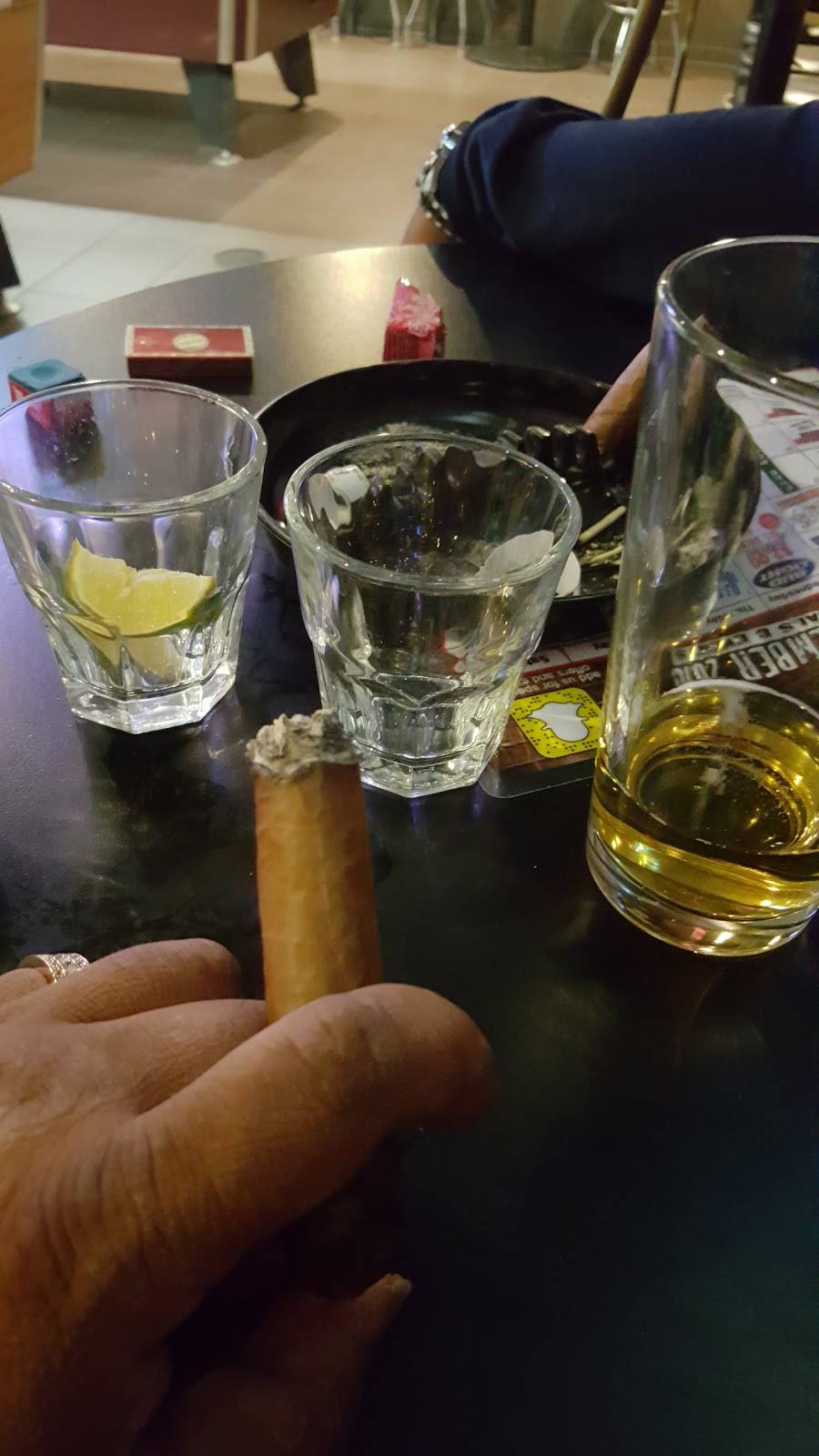 Longshots Sports Bar | restaurant | 2251 US-41, Schererville, IN 46375, USA | 2193220080 OR +1 219-322-0080