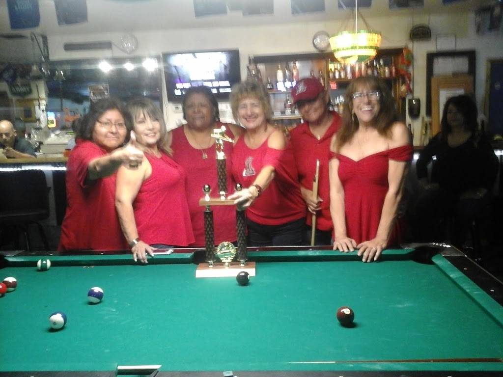 Runway Bar & Grill | restaurant | 2101 S Alvernon Way, Tucson, AZ 85711, USA | 5207906788 OR +1 520-790-6788