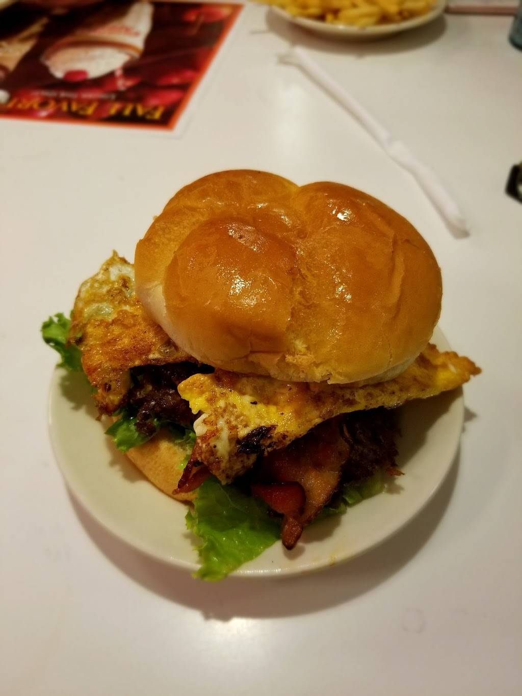 Steak n Shake | restaurant | 2202 W Southport Rd, Indianapolis, IN 46217, USA | 3178840082 OR +1 317-884-0082