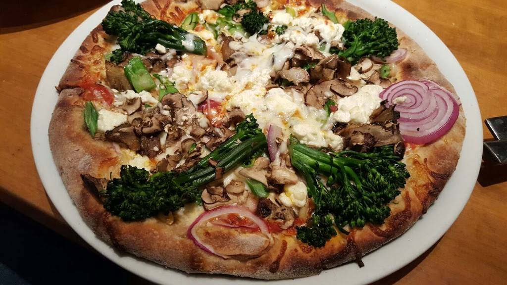 California Pizza Kitchen at Warrenville | restaurant | 28258 Diehl Rd, Warrenville, IL 60555, USA | 6303930852 OR +1 630-393-0852