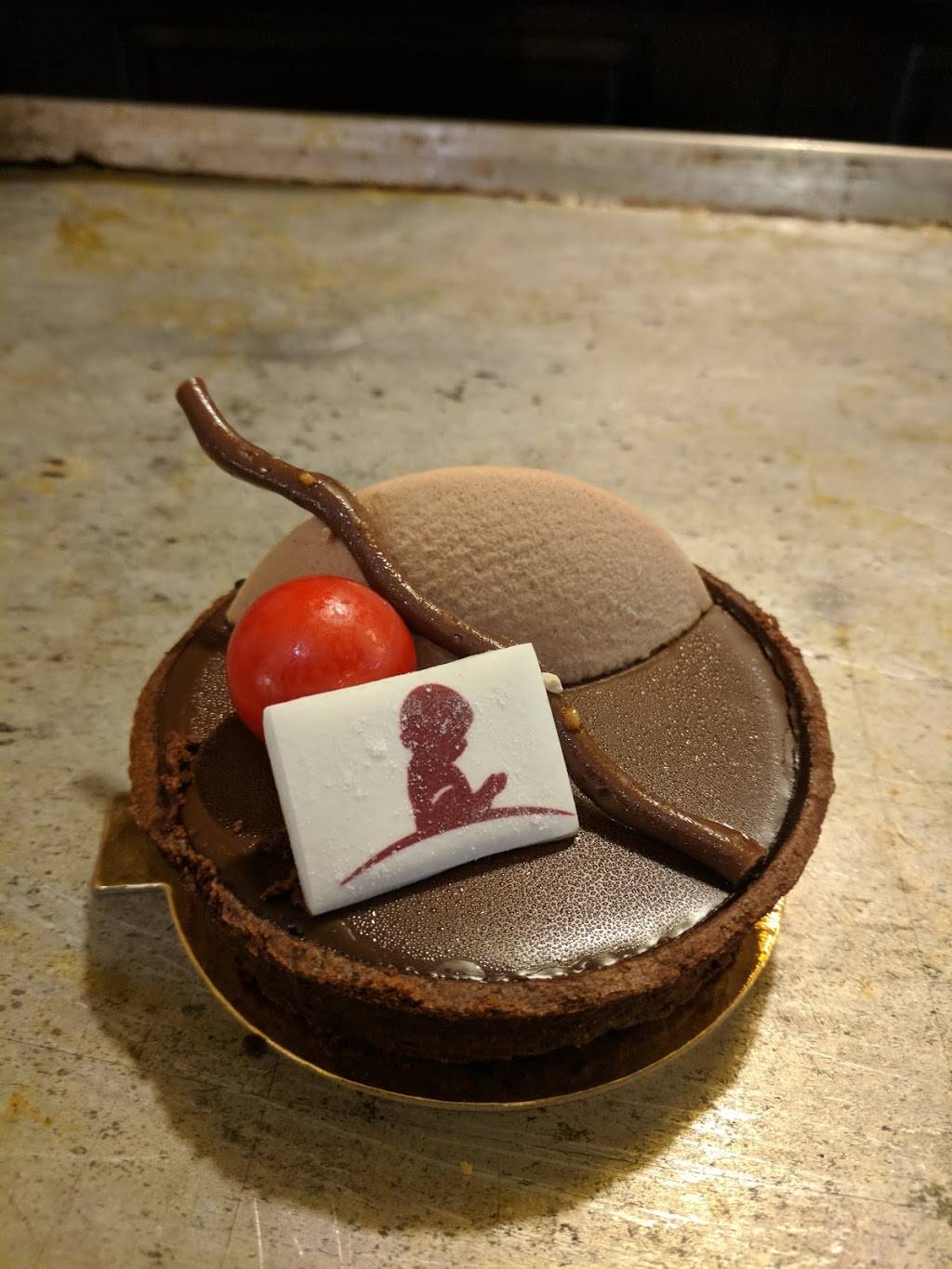 Charlie Vergos Rendezvous | restaurant | 52 S 2nd St, Memphis, TN 38103, USA | 9015232746 OR +1 901-523-2746