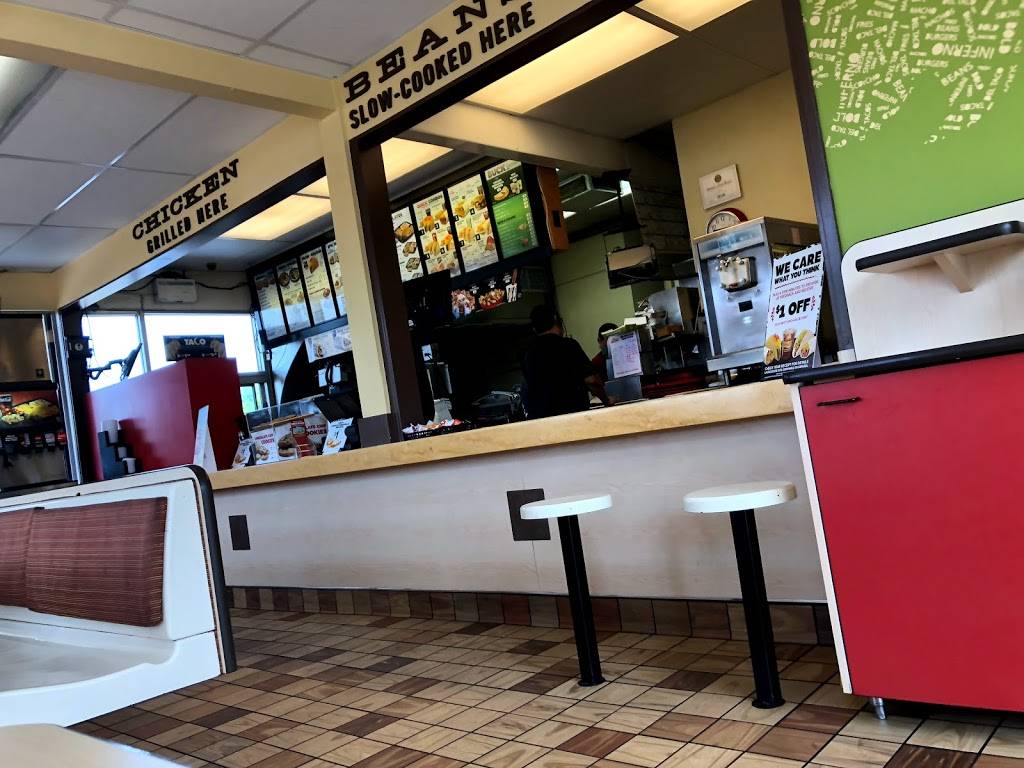 Del Taco | meal takeaway | 2320 E 4th St, Santa Ana, CA 92705, USA | 7148367365 OR +1 714-836-7365