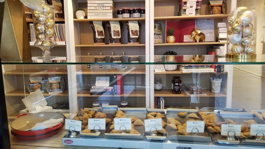 East of York Gourmet Food Co. | restaurant | 1904 Danforth Ave, Toronto, ON M4C 1J4, Canada | 4164219990 OR +1 416-421-9990