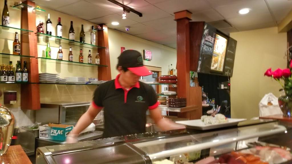 Bistro Dragon | restaurant | 644 Meacham Rd, Elk Grove Village, IL 60007, USA | 8478956141 OR +1 847-895-6141