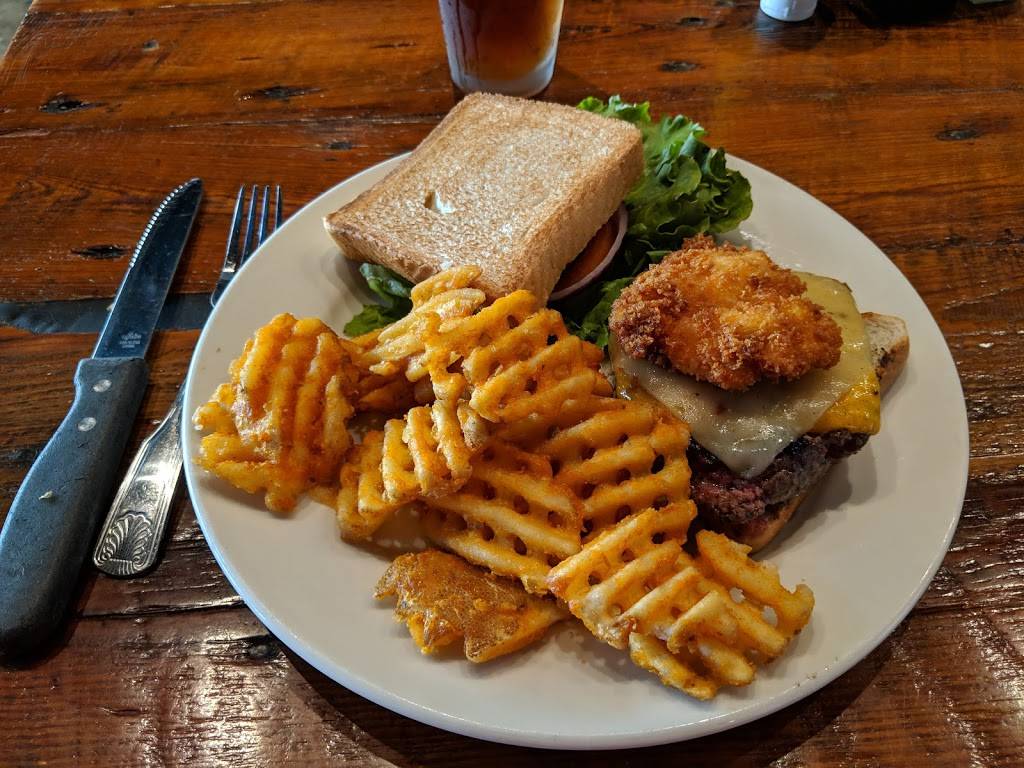 Savannah Taphouse | restaurant | 125 E Broughton St, Savannah, GA 31401, USA | 9122018277 OR +1 912-201-8277