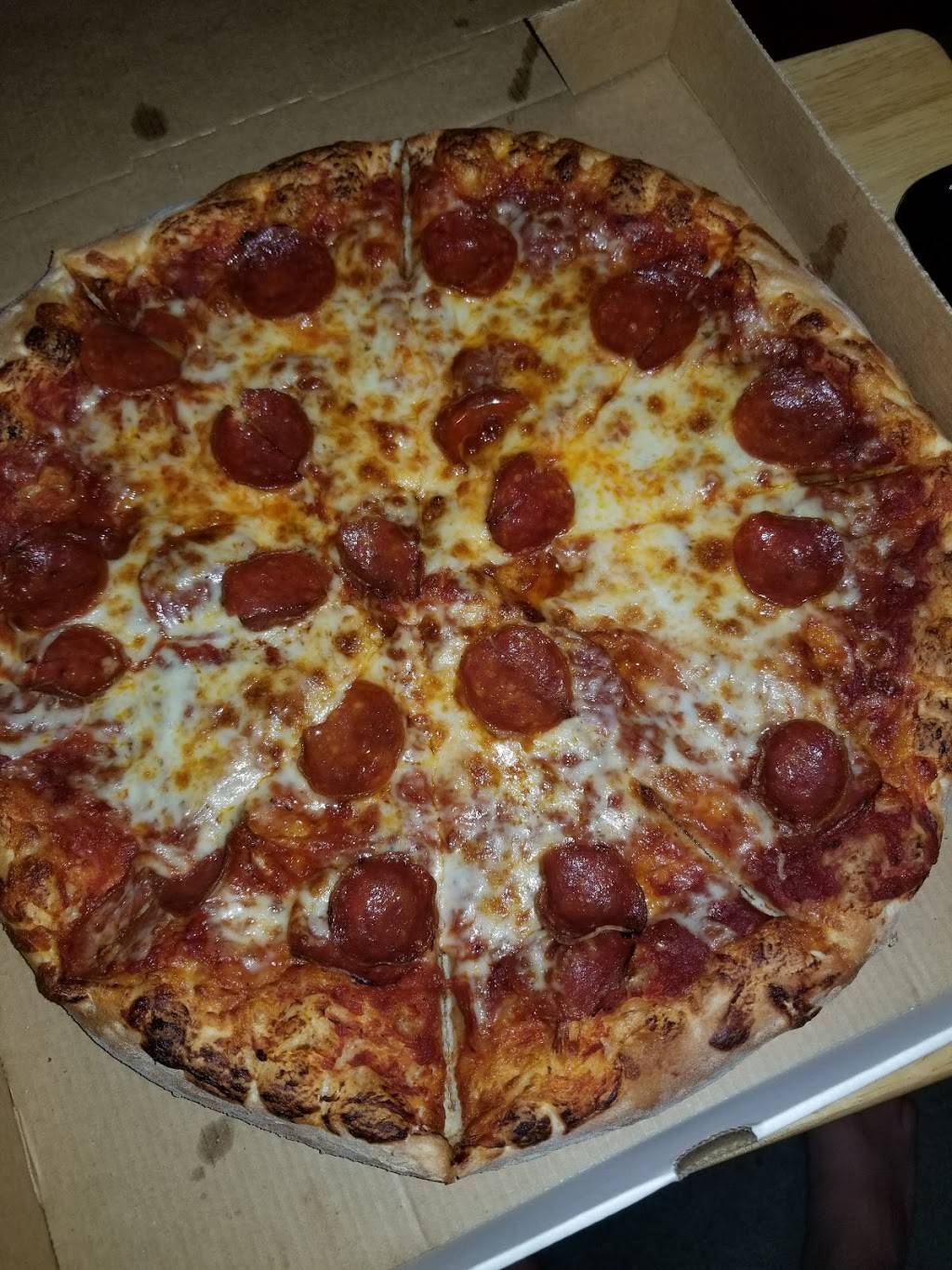 5 Dollar Pizza Winona | meal takeaway | 619 Huff St, Winona, MN 55987, USA | 5074742555 OR +1 507-474-2555