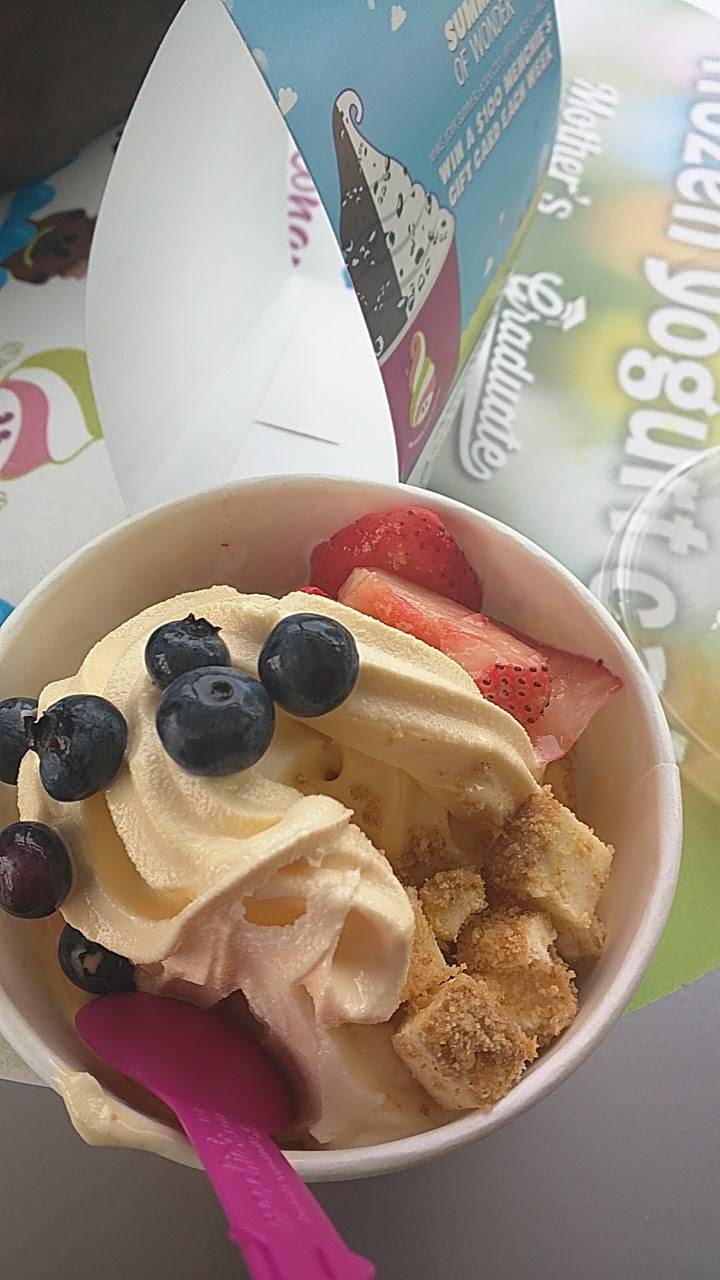 Menchies Frozen Yogurt | bakery | 29619 Plymouth Rd, Livonia, MI 48150, USA | 7344212330 OR +1 734-421-2330