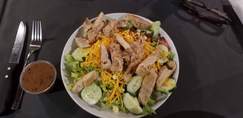 South Main Kitchen & Tavern | restaurant | 128 S Main St, Mt Holly, NC 28120, USA | 7048128973 OR +1 704-812-8973