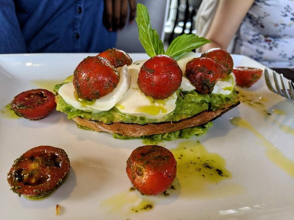 Pier 6 | restaurant | 1 8th St, Charlestown, MA 02129, USA | 6173370054 OR +1 617-337-0054