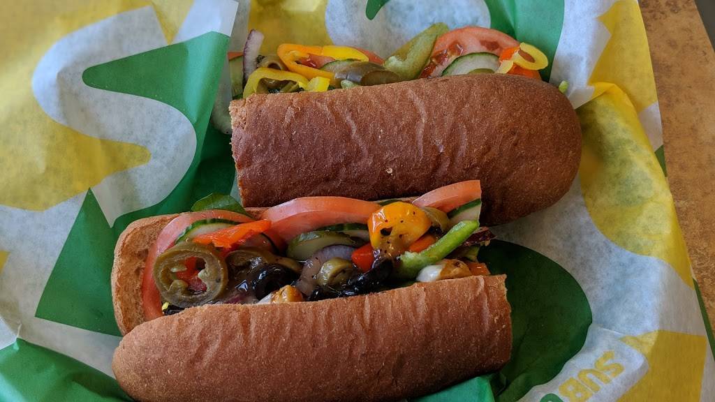 Subway | meal takeaway | 1523 Merivale Rd, Nepean, ON K2G 3J3, Canada | 6132283445 OR +1 613-228-3445