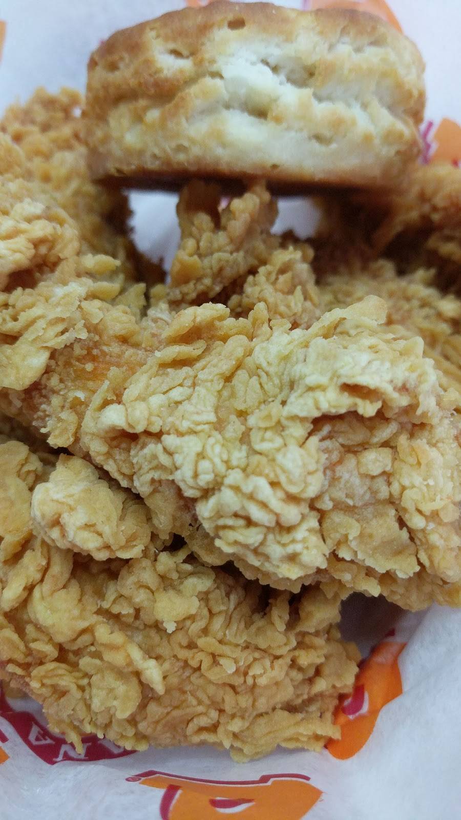 Popeyes | restaurant | 2000 Montreal Rd, Gloucester, ON K1J 6N2, Canada | 6136950333 OR +1 613-695-0333