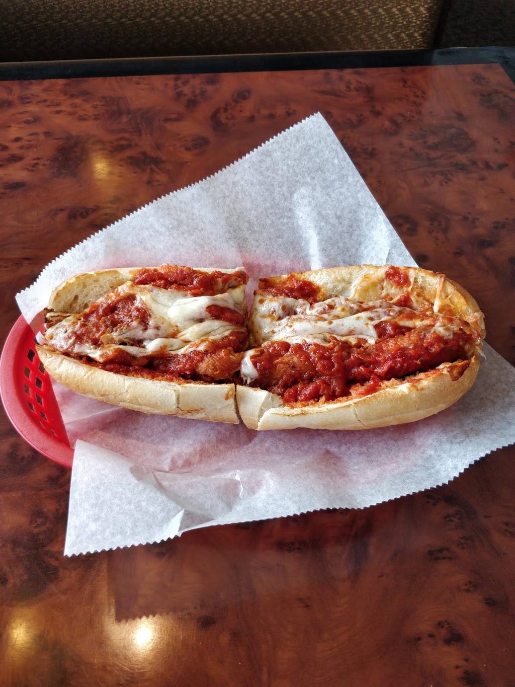 Yiannis House of Pizza | restaurant | 155 Main St, South Paris, ME 04281, USA | 2077436660 OR +1 207-743-6660