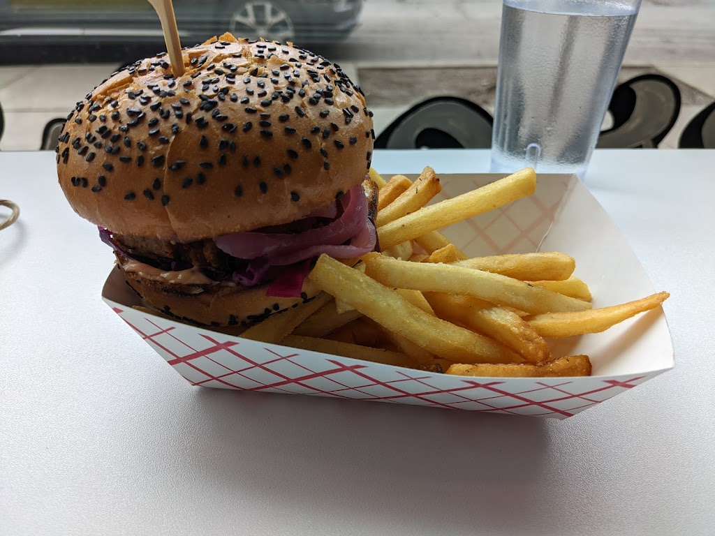 Black Seed Burger Cult | restaurant | 3746 N Mississippi Ave, Portland, OR 97227, USA | 9715447277 OR +1 971-544-7277