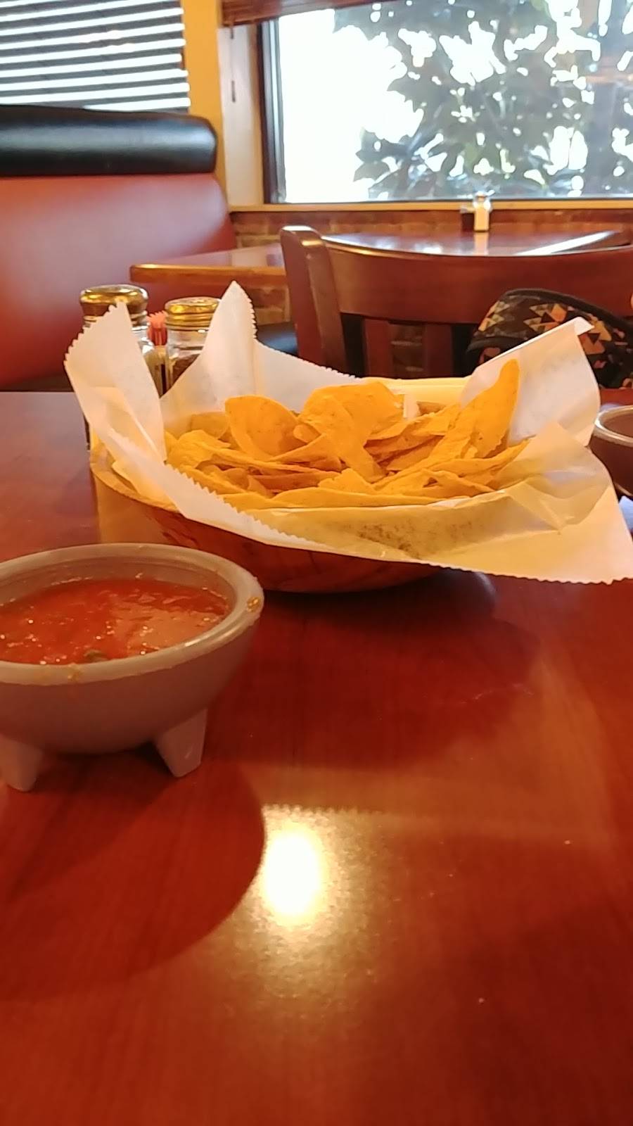 El Bosque Mexican Restaurant & Patio | restaurant | 2101 W Davis St #105, Conroe, TX 77304, USA | 9365393823 OR +1 936-539-3823