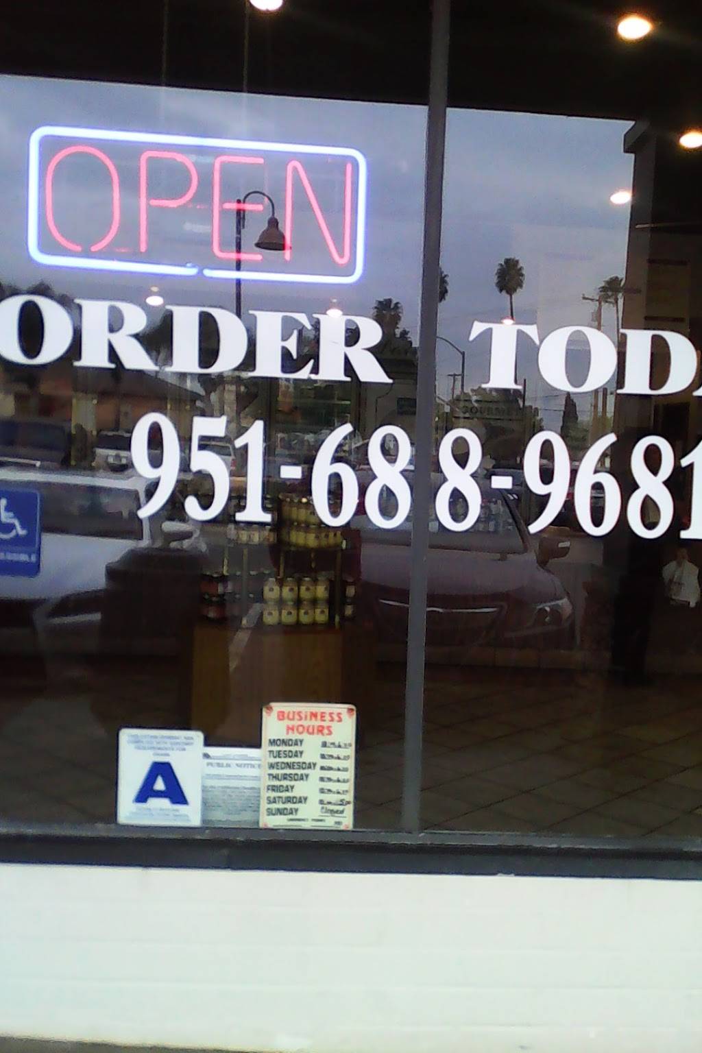 The HoneyBaked Ham Company of Riverside | restaurant | 5276 Arlington Ave, Riverside, CA 92504, USA | 9516889681 OR +1 951-688-9681