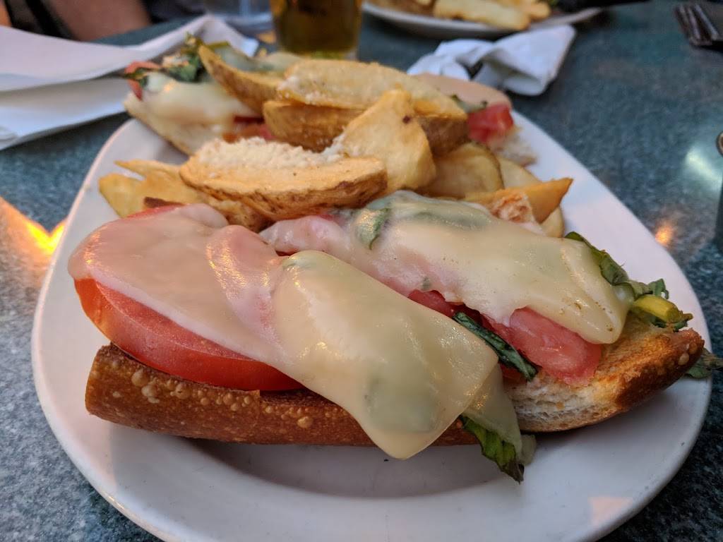 City Pub | restaurant | 2620 Broadway, Redwood City, CA 94063, USA | 6503632620 OR +1 650-363-2620