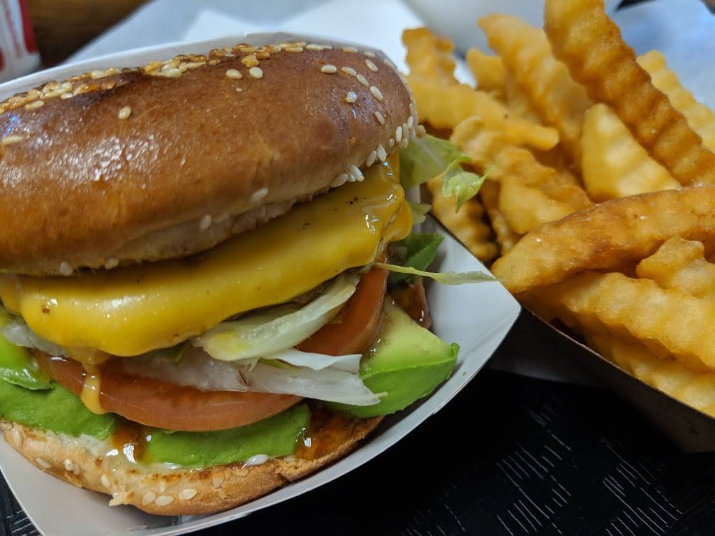 Fujis Famous Burger | restaurant | 15885 Gothard St, Huntington Beach, CA 92647, USA | 7148916066 OR +1 714-891-6066