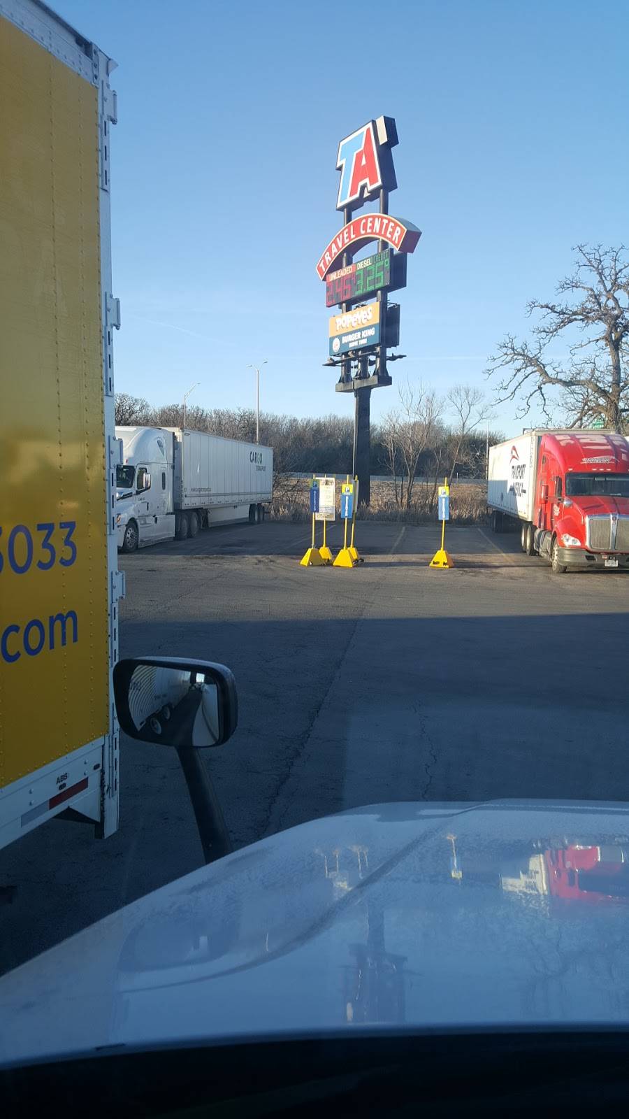 TA Elgin | restaurant | 19N741 Hwy 20, Hampshire, IL 60140, USA | 8476834550 OR +1 847-683-4550