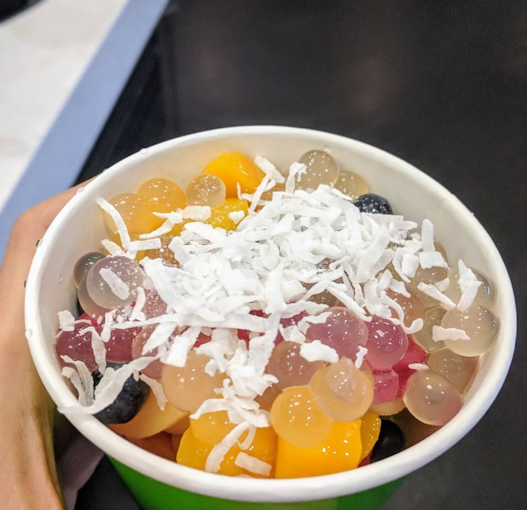 Froyo Chicago | restaurant | 3746 N Southport Ave, Chicago, IL 60613, USA | 7738570119 OR +1 773-857-0119