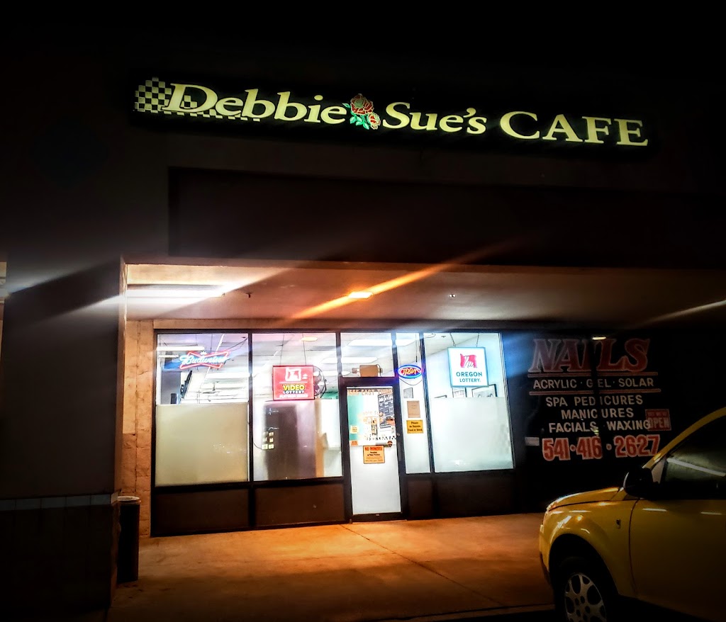 Debbie Sues Cafe | restaurant | 1555 NE 3rd St # B5, Prineville, OR 97754, USA | 5414474211 OR +1 541-447-4211