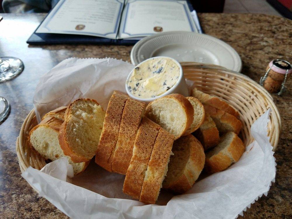 Chez Simo Bistro | restaurant | 1968 W Lawrence Ave, Chicago, IL 60640, USA | 7733347466 OR +1 773-334-7466