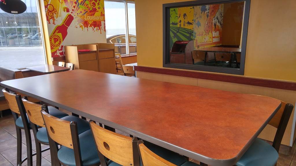 Popeyes Louisiana Kitchen | restaurant | 3865 Jane St, North York, ON M3N 2K1, Canada | 4166361786 OR +1 416-636-1786