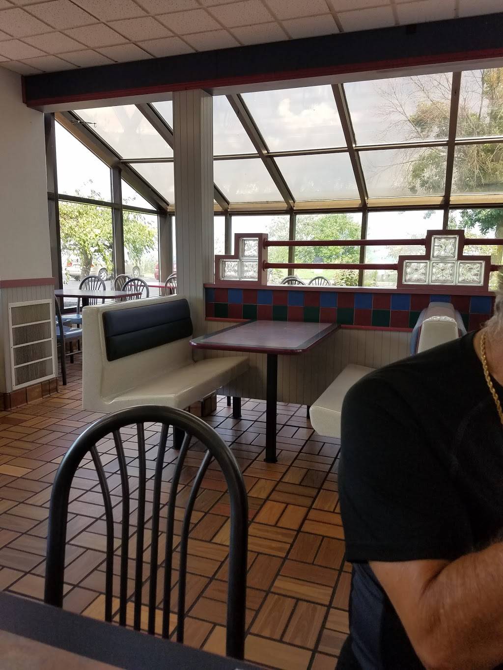 Burger King | restaurant | 1715 E Perry St, Port Clinton, OH 43452, USA | 4197346040 OR +1 419-734-6040