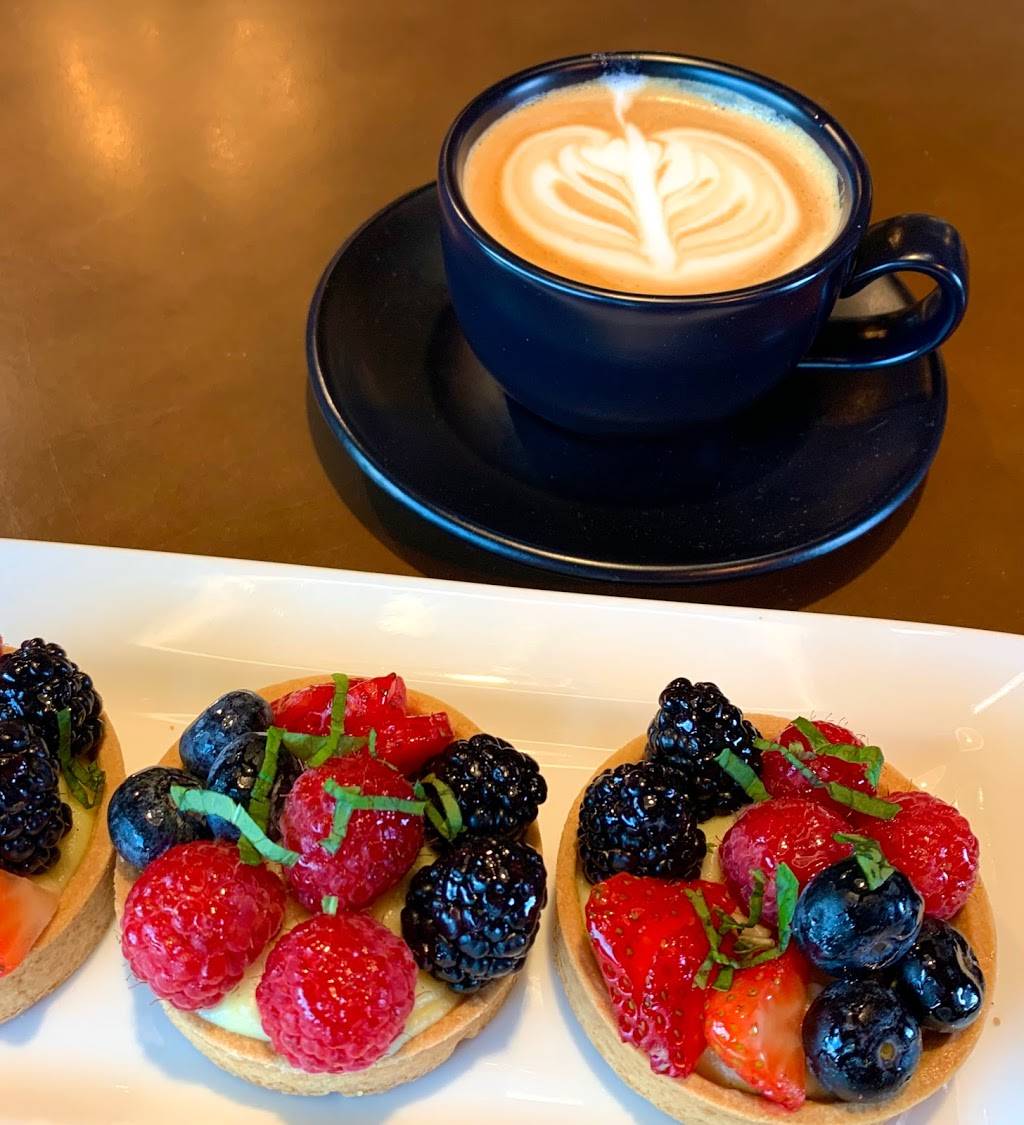 Axis Coffee Bar + Eatery | cafe | 4150 Town Center Blvd #102, Madera, CA 93636, USA | 5597955450 OR +1 559-795-5450