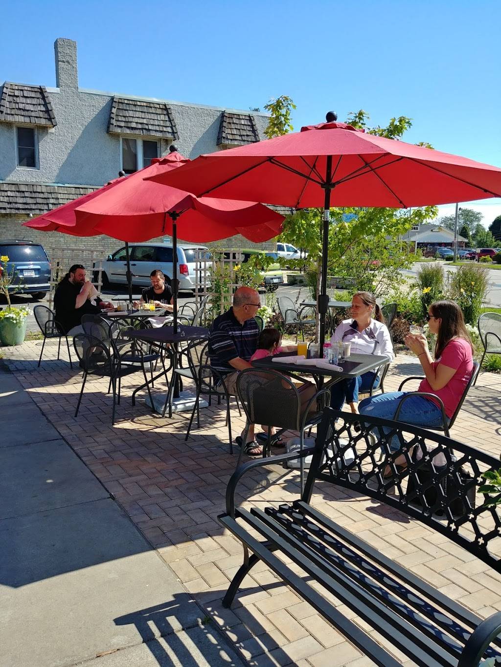 Blue Bear | restaurant | 2920 Taylor Ave, Racine, WI 53405, USA | 2625833131 OR +1 262-583-3131