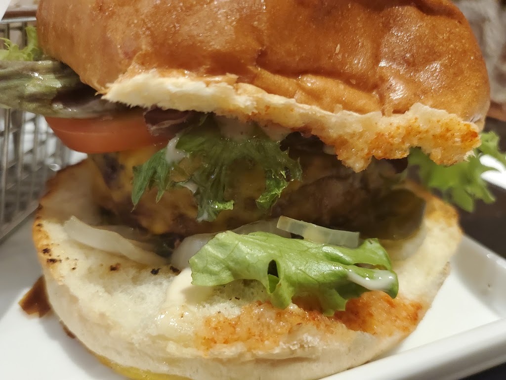 Lake Bottom Brewery & Distillery | restaurant | 105 E Main St, Visalia, CA 93291, USA | 5597542757 OR +1 559-754-2757