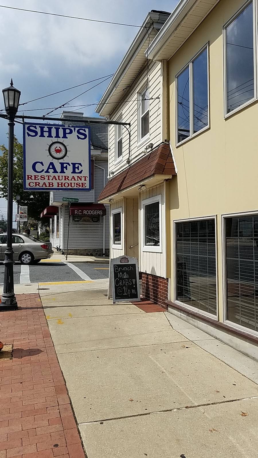 Ships Cafe Restaurant and Crab House | restaurant | 828 Frederick Rd, Catonsville, MD 21228, USA | 4107441838 OR +1 410-744-1838