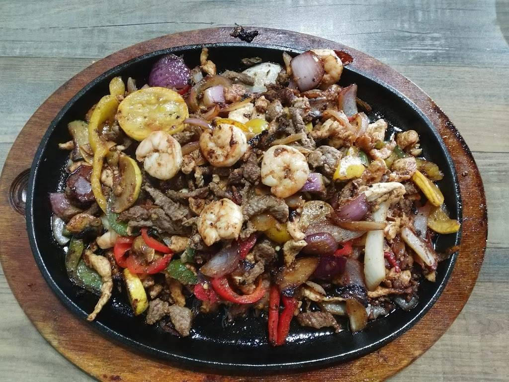 El Zócalo Grill & Cantina | restaurant | 12531 Central Ave NE, Blaine, MN 55449, USA | 7634961299 OR +1 763-496-1299