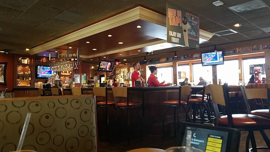 Applebees Grill + Bar | restaurant | 2384 US-31, Traverse City, MI 49684, USA | 2319292929 OR +1 231-929-2929