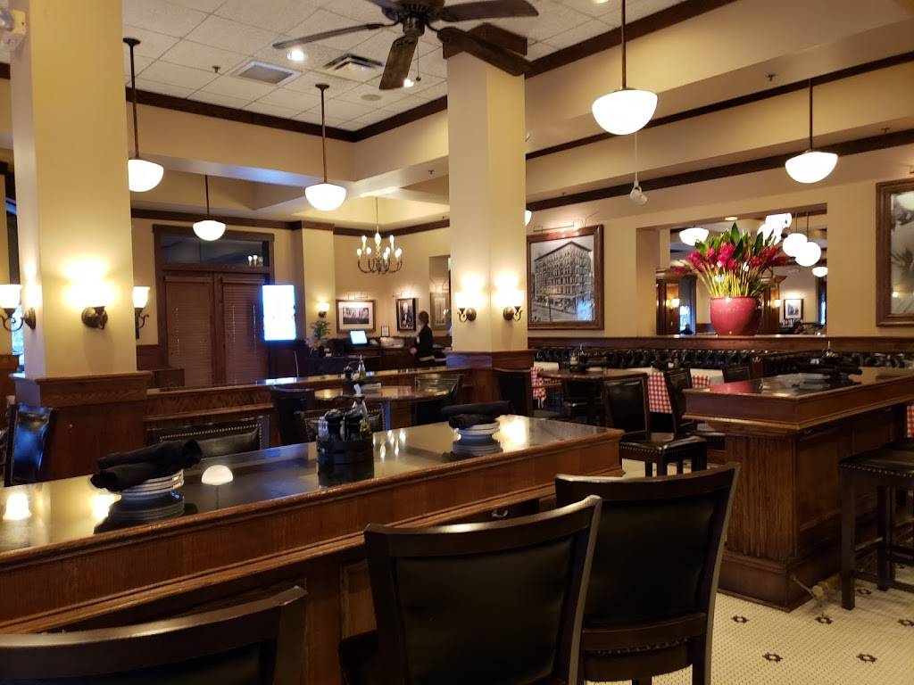 Maggianos Little Italy | restaurant | Fashion Mall, 3550 E 86th St, Indianapolis, IN 46240, USA | 3178140700 OR +1 317-814-0700