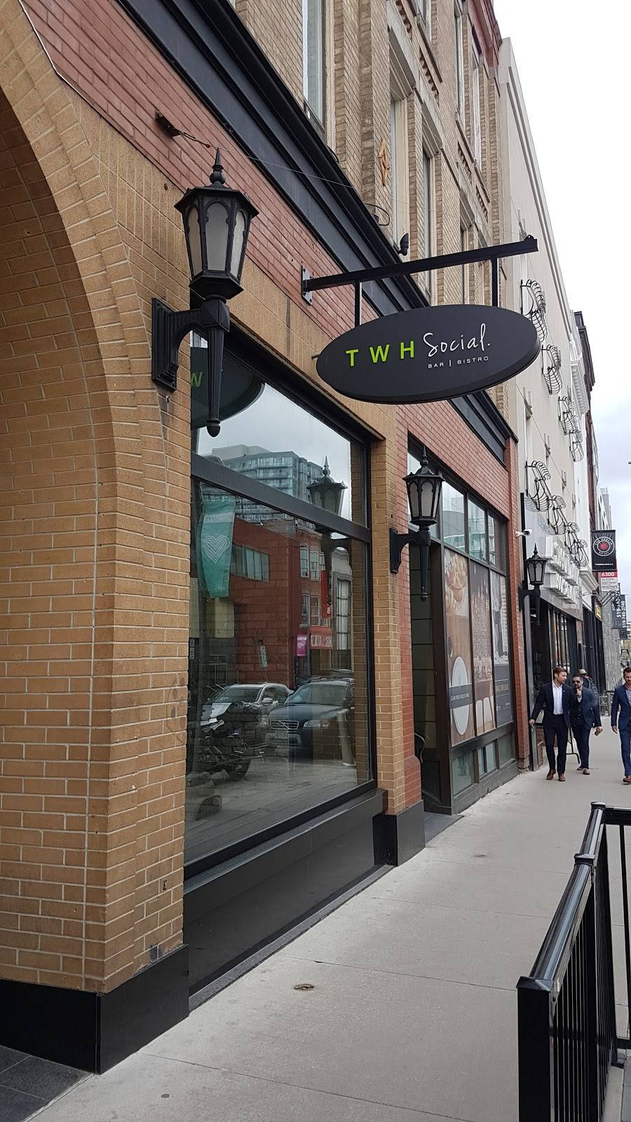 TWH Social | restaurant | 1 King St W, Kitchener, ON N2G 1A3, Canada | 5197458478 OR +1 519-745-8478