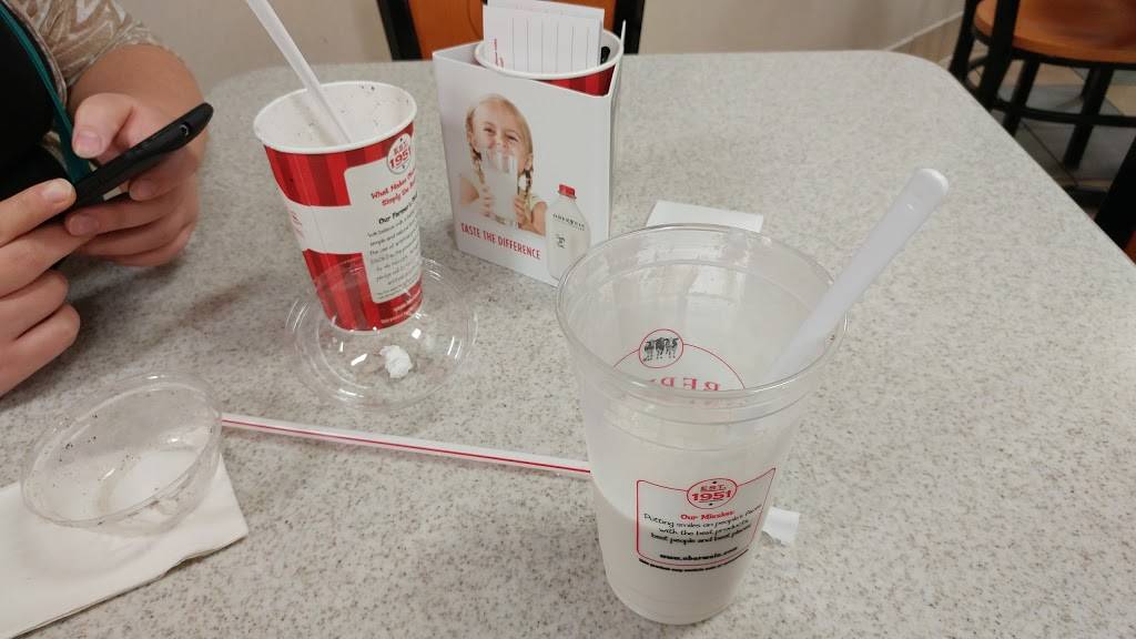 Oberweis Ice Cream and Dairy Store | restaurant | 11310, 12 W Lincoln Hwy, Mokena, IL 60448, USA | 8158063045 OR +1 815-806-3045