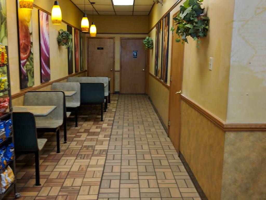 Subway | restaurant | 180 Leader Heights Suite H, York, PA 17402, USA | 7177419271 OR +1 717-741-9271