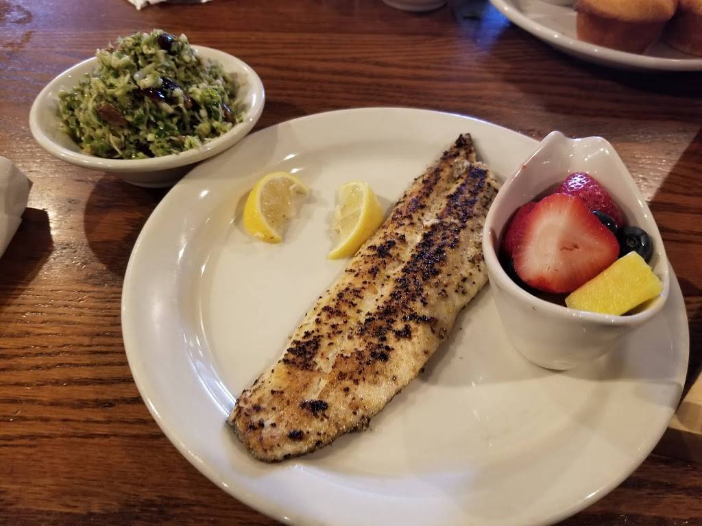 Cracker Barrel Old Country Store | restaurant | 8215 Eagle Lake Dr, Evansville, IN 47715, USA | 8124798788 OR +1 812-479-8788