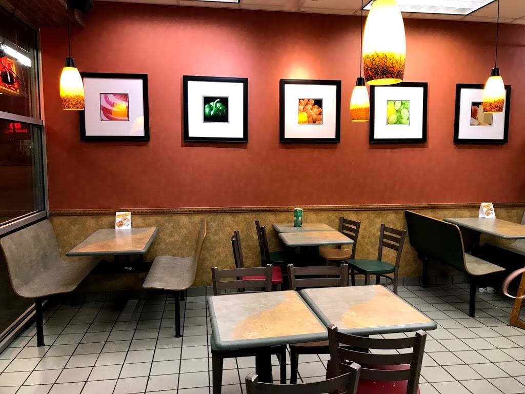 Subway | meal takeaway | 1670 E Cheyenne Mt Blvd Ctr #836-C, Colorado Springs, CO 80906, USA | 7195388606 OR +1 719-538-8606