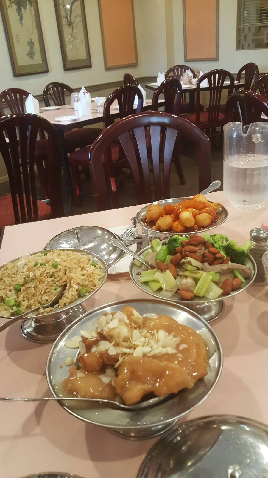 Golden Palace Restaurant | restaurant | 380 Lyndoch St, Corunna, ON N0N 1G0, Canada | 5198625111 OR +1 519-862-5111