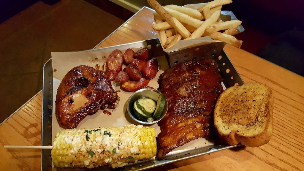 Chilis Grill & Bar | meal takeaway | 25970 The Old Rd, Santa Clarita, CA 91381, USA | 6612603620 OR +1 661-260-3620